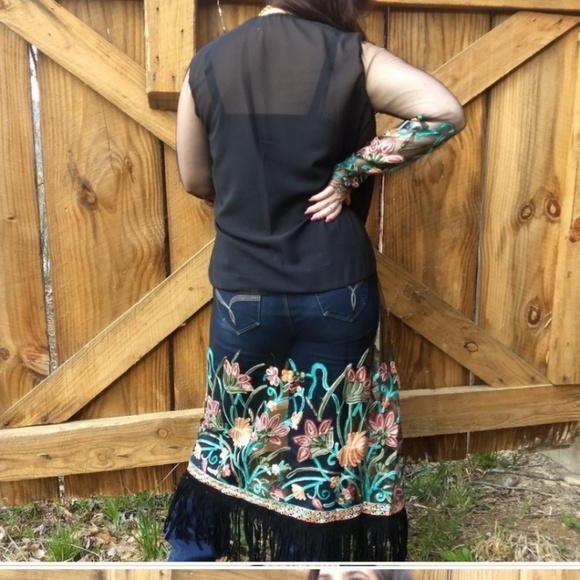 Duster✴️ Black w/ floral embroidering & fringe - Picture 4 of 6